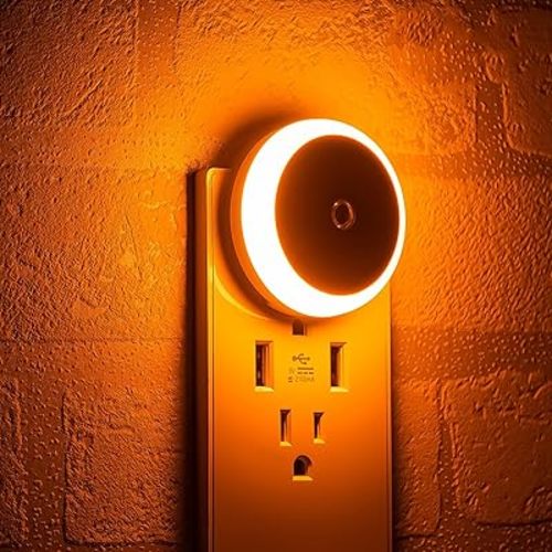 Amber Night Light Plug in, Dusk to Dawn Sensor, Blue Light Blocking, Automatic ON OFF, Energy Efficient, 2 Pack Night Lights Plug