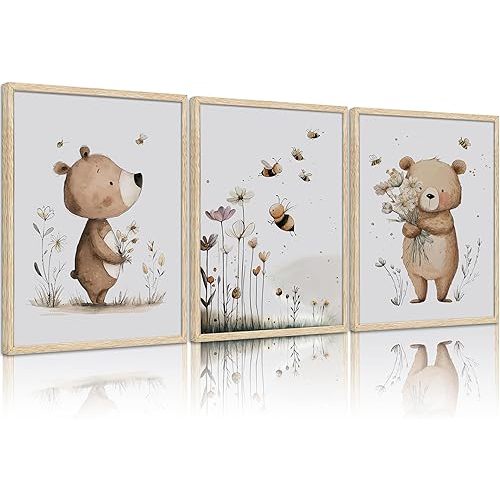 3Pcs Nursery Animals Wall Art Playful Scene With Flying Bees And Delicate Painting Picture Wall Decor Holding Douquet Baisies Little Bear Poster Print Artwork for Kids Boy Girl Room Bedroom Decorate
