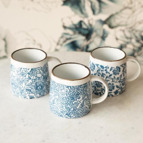 blue and white mugs {set of three} – Maman Retail & E-Comm