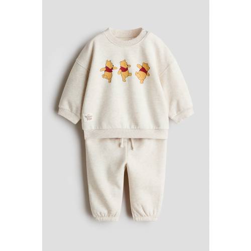 2-PIECE PRINTED SWEATSHIRT AND JOGGERS SET