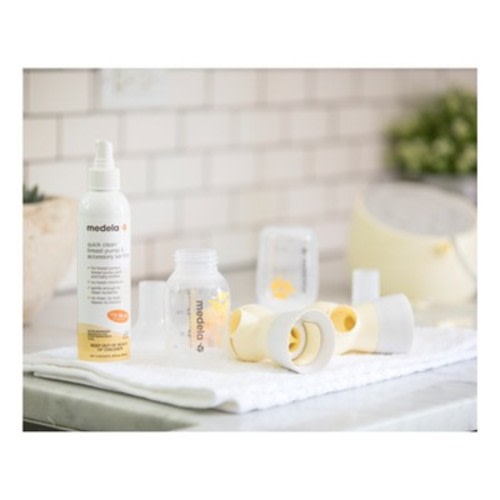 Medela Quick Clean Breast Pump & Accessory Sanitizer Spray - 8oz