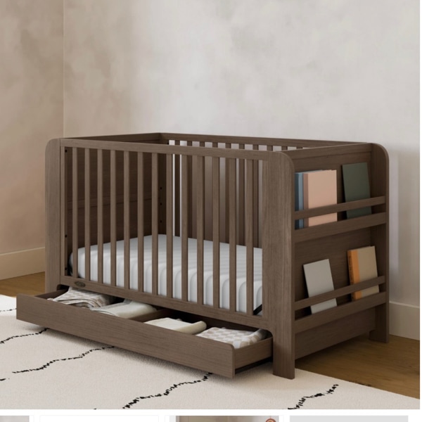 Graco Read-with-Me 4-in-1 Convertible Crib with Drawer
