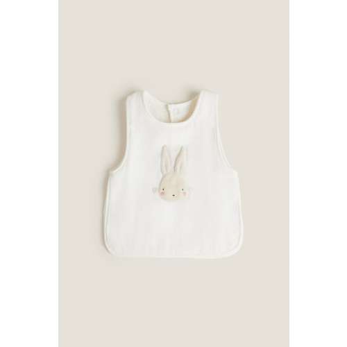 BIB WITH BUNNY APPLIQUÉ