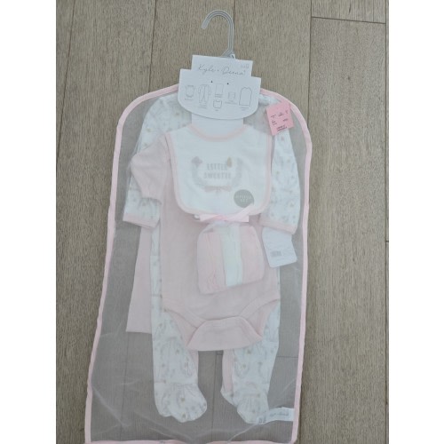 Kyle & Deena 8 Piece Gift Set