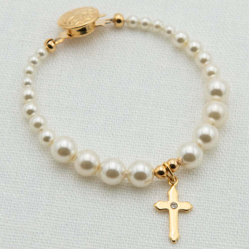 Cream Luster Pearl Bracelet with Gold Cross