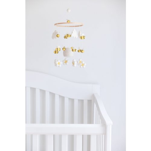Bee and Flower nursery mobile / Baby Floral mobile / Bee theme nursery /Bee Baby Shower / Bee Mobile / Baby shower gift / New baby Gift