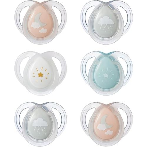 Tommee Tippee Nighttime Pacifiers, 0-6 Months, 6 Pack of Glow in The Dark Pacifiers with Symmetrical Silicone Baglet