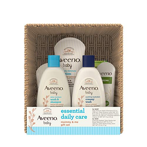 Aveeno Baby Essential Daily Care Baby & Mommy Gift Set Featuring a Variety of Skin Care and Bath Products to Nourish Baby and Pamper Mom, Baby Gift for New and Expecting Moms, 7 Items