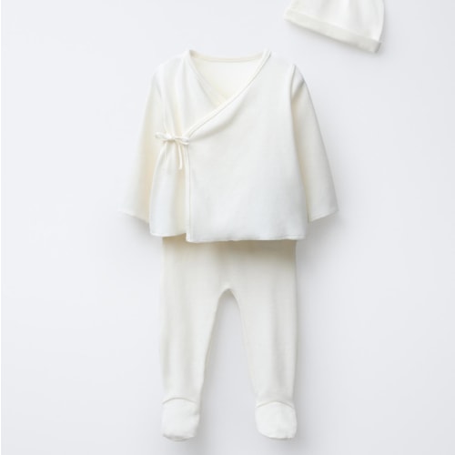 Newborn set and pouch in Oyster White