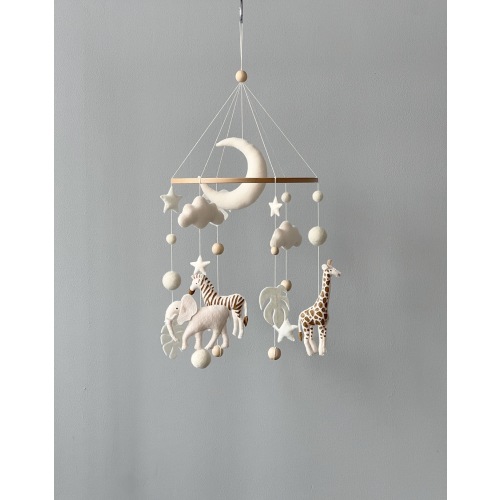 White baby mobile neutral animals Africa nursery mobile felt Africa safari giraffe, lion, zebra and elephant. Crib mobile moon, clouds mobil