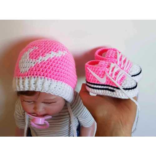 Crocheted set: hat and shoes, Crocheted baby snekers, Crocheted baby hat