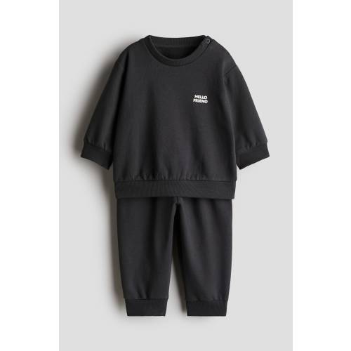 2-PIECE SWEATSUIT