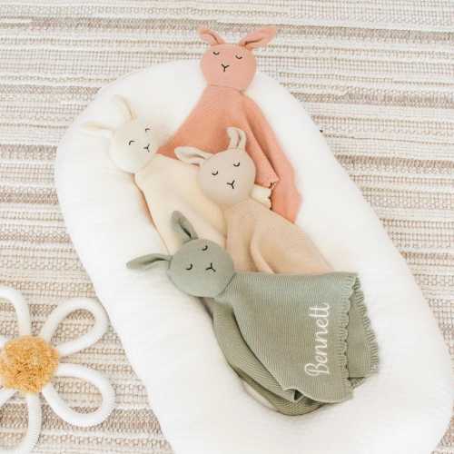 Embroidered Newborn Security Blanket with Animal Design – Knitted Baby Blanket, Perfect Baby Shower Gift