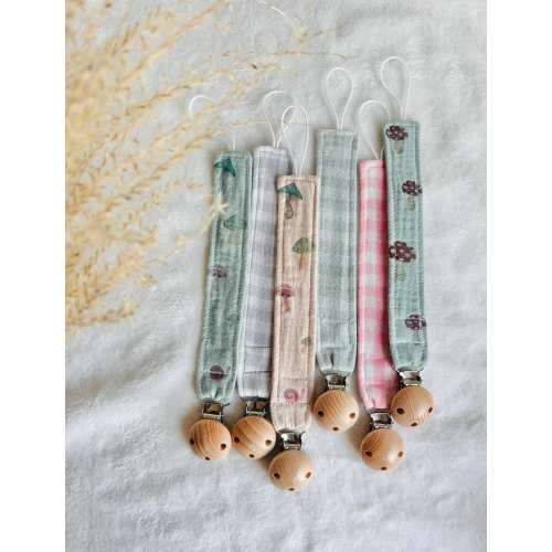 Handmade Mushroom Wooden Pacifier Clip Nature-Inspired Newborn Present Forest Baby Fabric Pacifier Clip