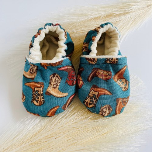 Cowboy baby shoes, cowboy boot moccasins, cowgirl booties, rodeo baby outfit, coming home outfit, baby shower gift, toddler slippers