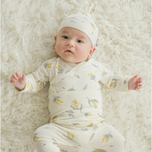 Bamboo Light Bodysuit & Leggings Set & Knotted Hat (0-6M)