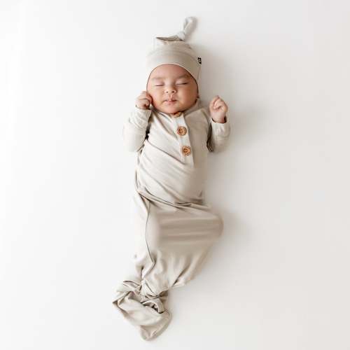 Knotted Gown with Hat Set in Oat | Kyte Baby