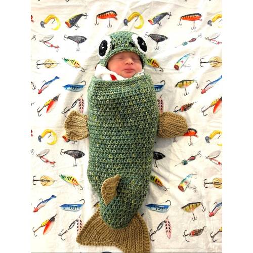 Crochet Fish Cocoon and Hat- Newborn to 0-3 Months-  Photo Prop