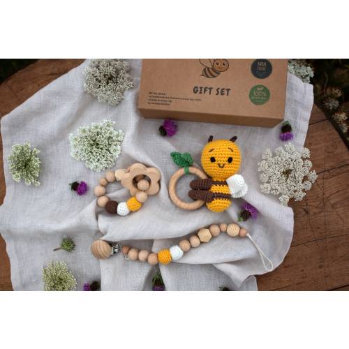 3 Piece Bee Rattle. New Born Gift. Baby Gift. Baby Shower Gift. 100% Cotton Crochet. Rattle Set. Handmade Toy. Baby rattle. Eco Friendly Set