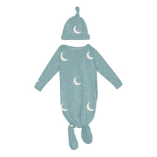 Print Knotted Layette Gown & Hat Set in Jade Starry Sky & Moon