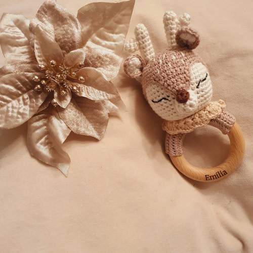 Crochet baby rattle with grip ring made of beech wood