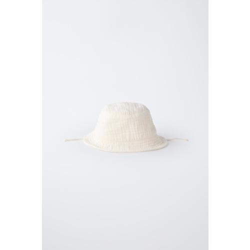 TEXTURED HAT - Ecru | ZARA