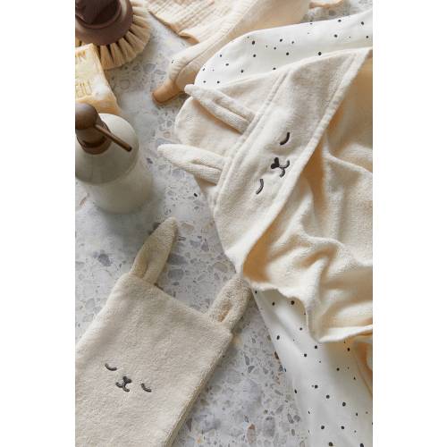 HOODED BATH TOWEL