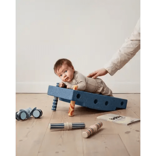 MODU Baby Activity Set — 12 playful activities for the first 12 months of life.