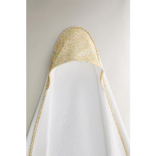 HOODED BABY BATH TOWEL WITH FLORAL PIPING AND HOOD - Cream | ZARA Canada