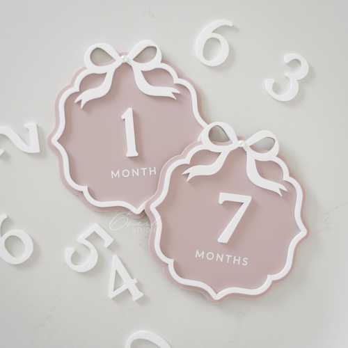 Interchangeable Bow Baby Milestone Marker, Monthly Milestones for Baby Girl,Baby Arrival Photo Prop,Birth Announcement Sign,Baby Shower Gift