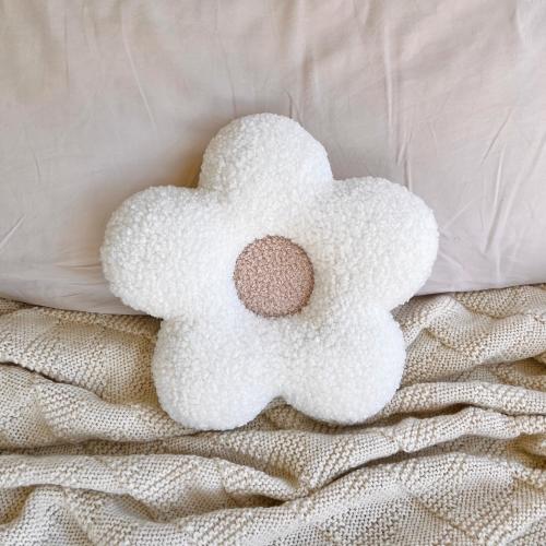 Small Daisy cushion, plush flower pillow, textured boucle like Teddy fabric, decorate nursery, kids room, sofa