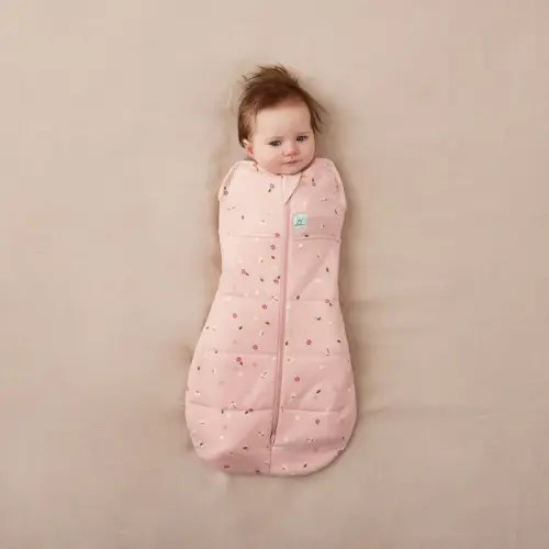 ergoPouch Cocoon 2.5 Tog Daisies Size 0-3 Months | Baby Bunting AU