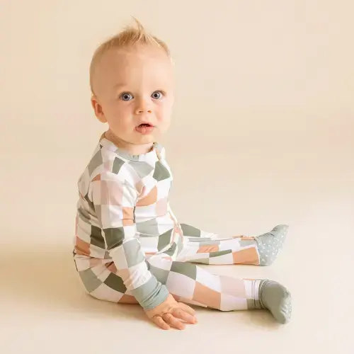 Checkered White Baby Convertible Sleeper | Covington