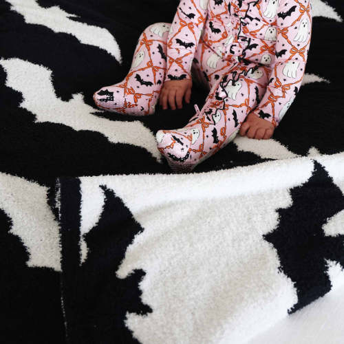 CuddleLane™ Luxe Blankets | Bats
