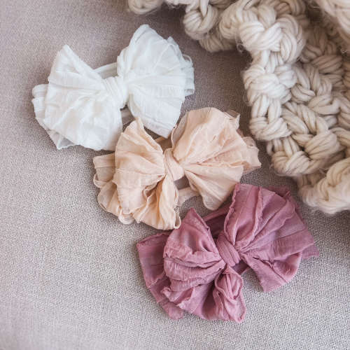 Large Ruffle Knit Bow*