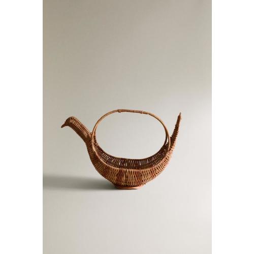 RATTAN BASKET WITH HANDLE