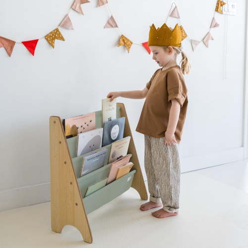3 Sprouts Fabric Kids Bookshelf – 4-Tier Sling Book Rack Organizer - Nursery Room Playroom Classroom Wooden Book Shelves - Kid Bookcase Wood Storage Shelf for Toddler Age 3+ - Solid Green