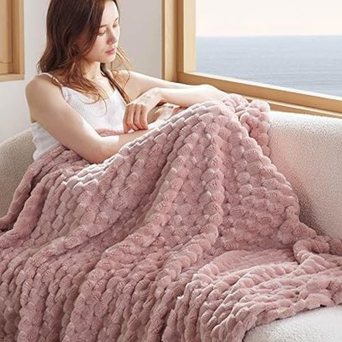 Bedsure Pink Throw Blanket for Couch - Super Soft, Cozy Blankets for Women, Cute Small Fleece Gifts for Girls, 50x70 Inches