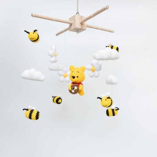 Winnie the Pooh mobile, Pooh bear with bee mobile, Crochet nursery mobile ,Honey bee Flying mobile ,Baby shower gift, flower mobile