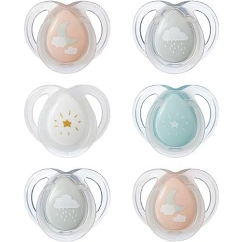 Tommee Tippee Nighttime Pacifiers, 0-6 Months, 6 Pack of Glow in The Dark Pacifiers with Symmetrical Silicone Baglet