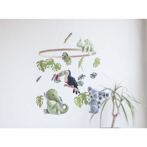 Safari nursery mobile, tropical animals baby mobile, jungle nursery decor, exotic animal theme decor, felt hanging neutral mobile, Toucan