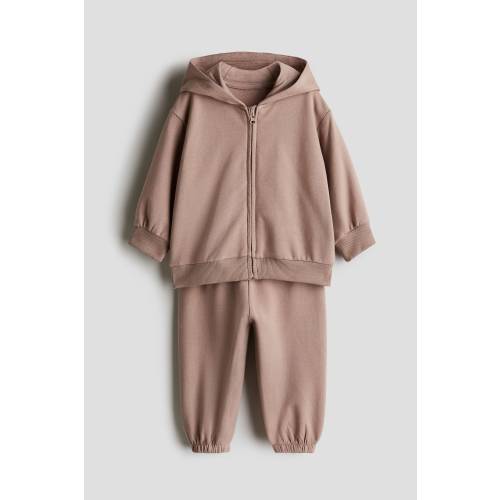 2-PIECE HOODIE AND JOGGERS SET - 18M