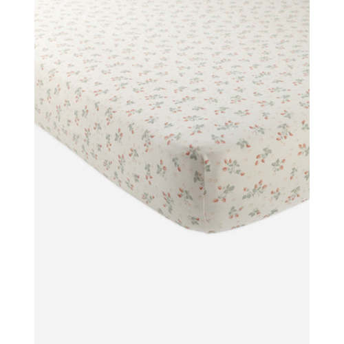 Bamboo Crib Sheet || Strawberries