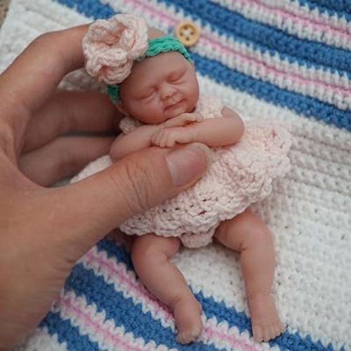 4.5 Inch Mini Reborn Baby Dolls ,Full Silicone Baby Girl Ellie,Tiny Silicone Baby Dolls ,Mini Realistic Newborn Baby Dolls with Clothes Set & Feeding Accessories