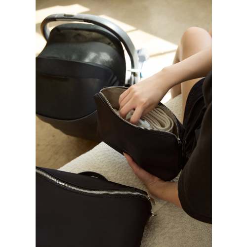 Ari Everyday Pouch (Nylon) – MINA BAIE