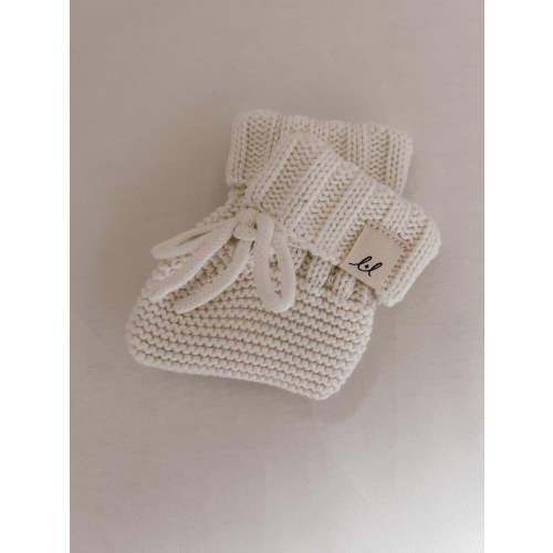 White / 3-6M
