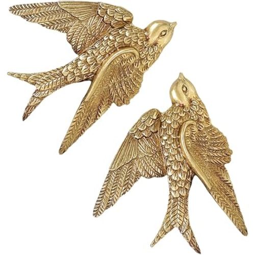 2pcs Swallow Wall Sculpture Resin Flying Birds Wall Hanging Sculpture Retro 3D Swallow Wall Pendant Wall Art Hanging Ornament