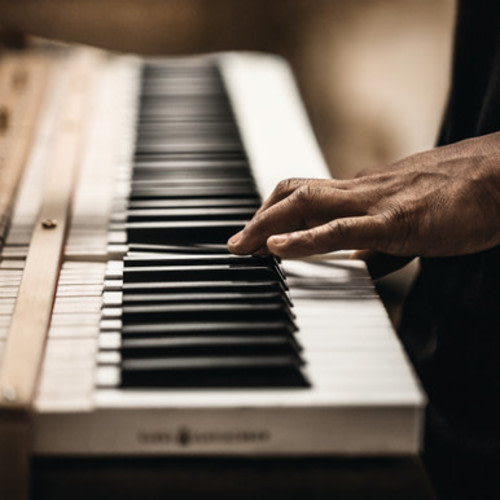 piano tuner, piano tuning service