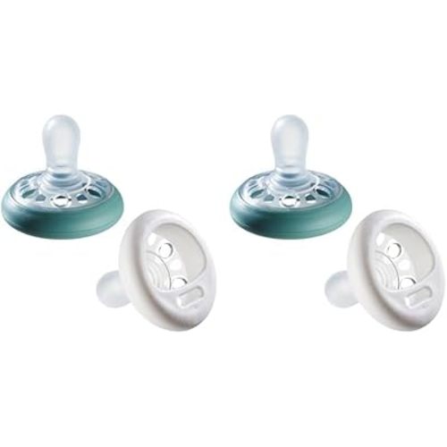 Tommee Tippee Breast-Like Pacifier, 0-6 Month Pack of 4 Pacifiers with Breast-Like Baglet, Symmetrical Design, and BPA Free