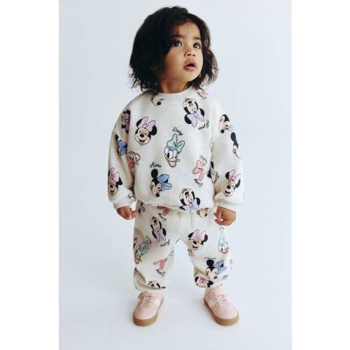 2-PIECE PRINTED SWEATSHIRT AND JOGGERS SET